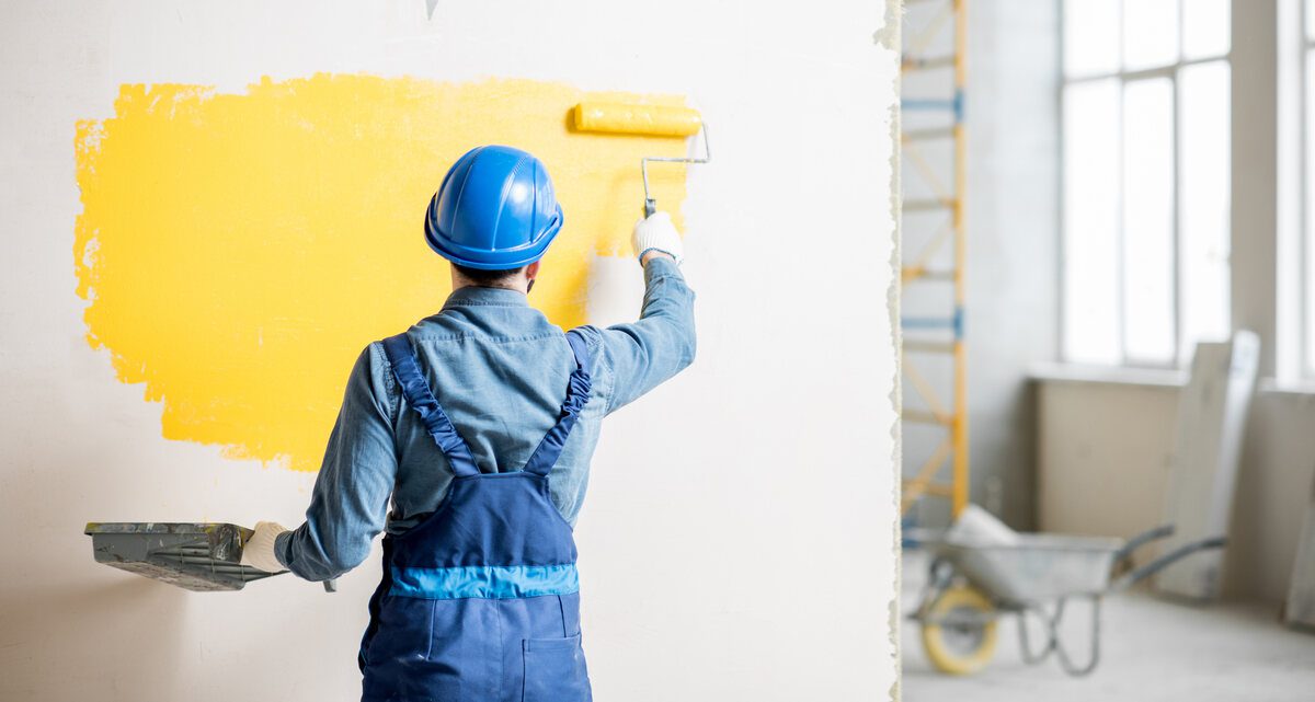 szakmunkás szobafestő felújítás közben, készpénzben kéri a fizetséget