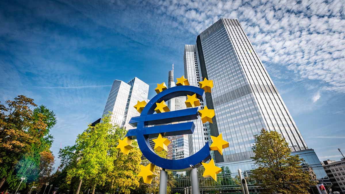 Európai Központi Bank (EKB) épülete, GDP, infláció