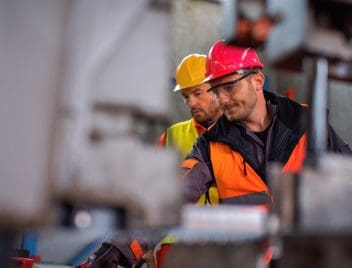 A magyar árak az EU-s szint 70%-án, a fizetések a 42%-án állnak az MNB szerint