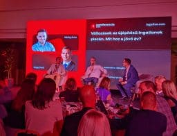 ingatlan.com Comferencia 2026, Görög Áron, a Cordia Cégcsoport értékesítési igazgatója, Nagy Zsolt, a Metrodom Csoport ügyvezető igazgatója és Balogh László, az ingatlan.com Zrt. vezető gazdasági szakértője 2026. október 15-én, ELTE Gömb aula